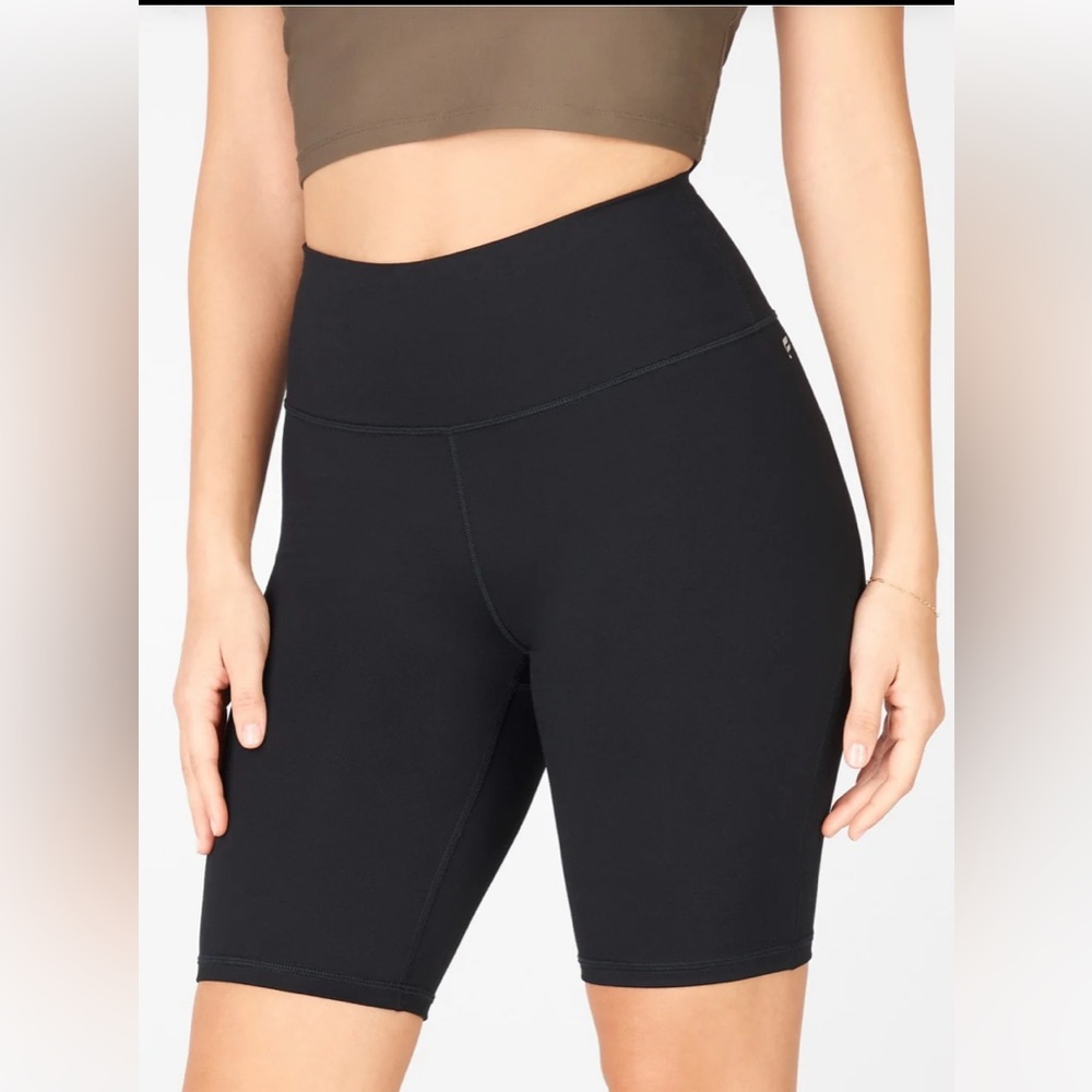 Fabletics High-Waisted Powerhold Biker Short 9” Black - Size Small